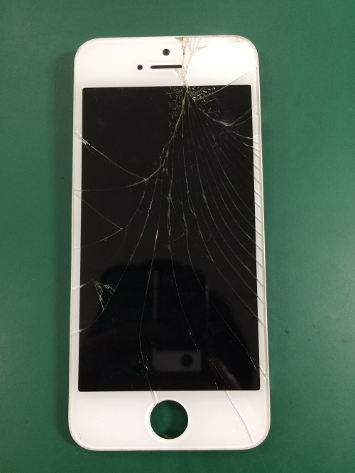 千葉県八千代市大和田新田よりiPhone5sガラス割れ修理