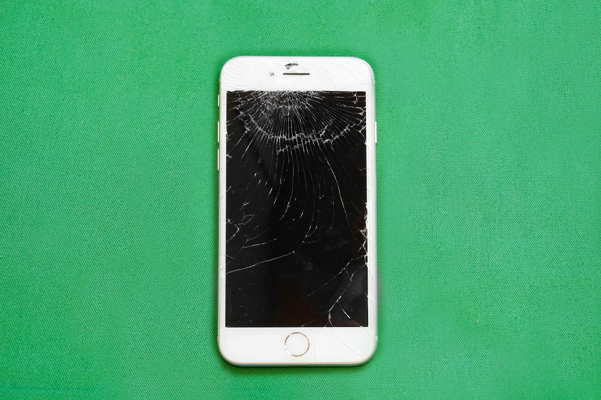 iPhoneのガラスが割れてる写真