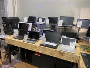 中古パソコンも常時20台以上あります。